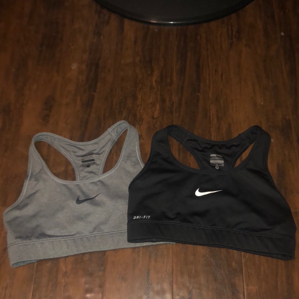 2 Nike Pro sports bra